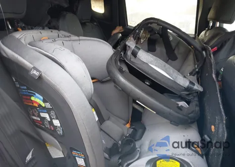 2021 Jeep Renegade Limited 4X4 из США, поврежденный, VIN ZACNJDD17MPM68771